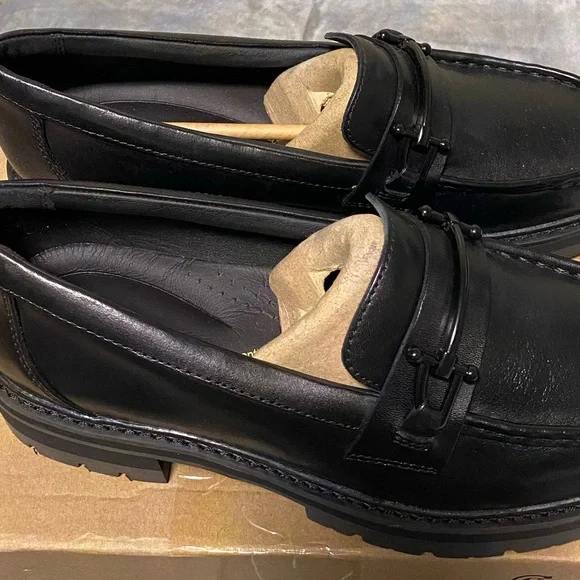 Clarks Orianna Bit Leather Loafers - Picture 2 of 8